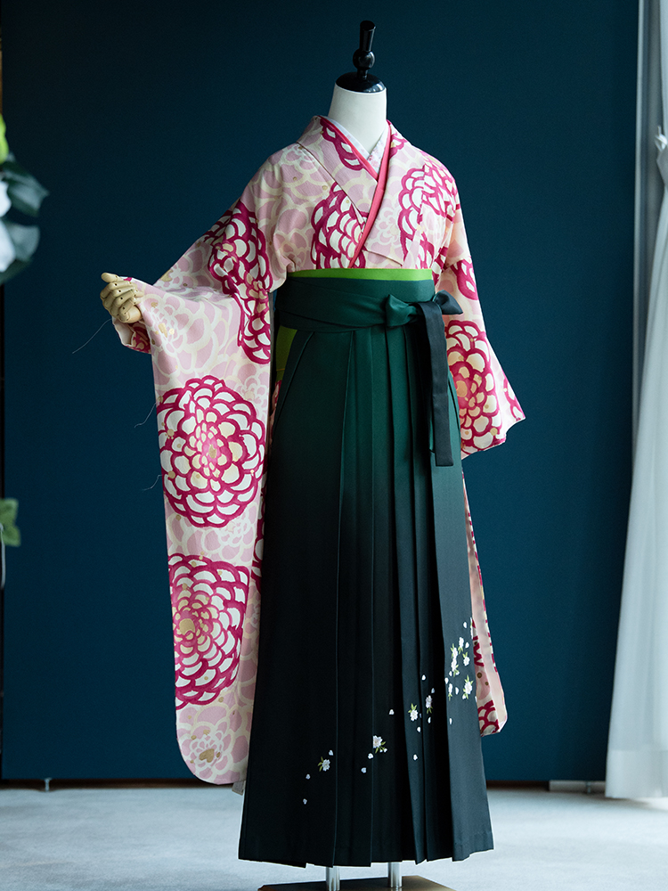 【高級卒業式袴レンタル】906ｆ 卒業式の袴レンタル　「淡いピンク・菊」　ツモリチサト　振袖+袴