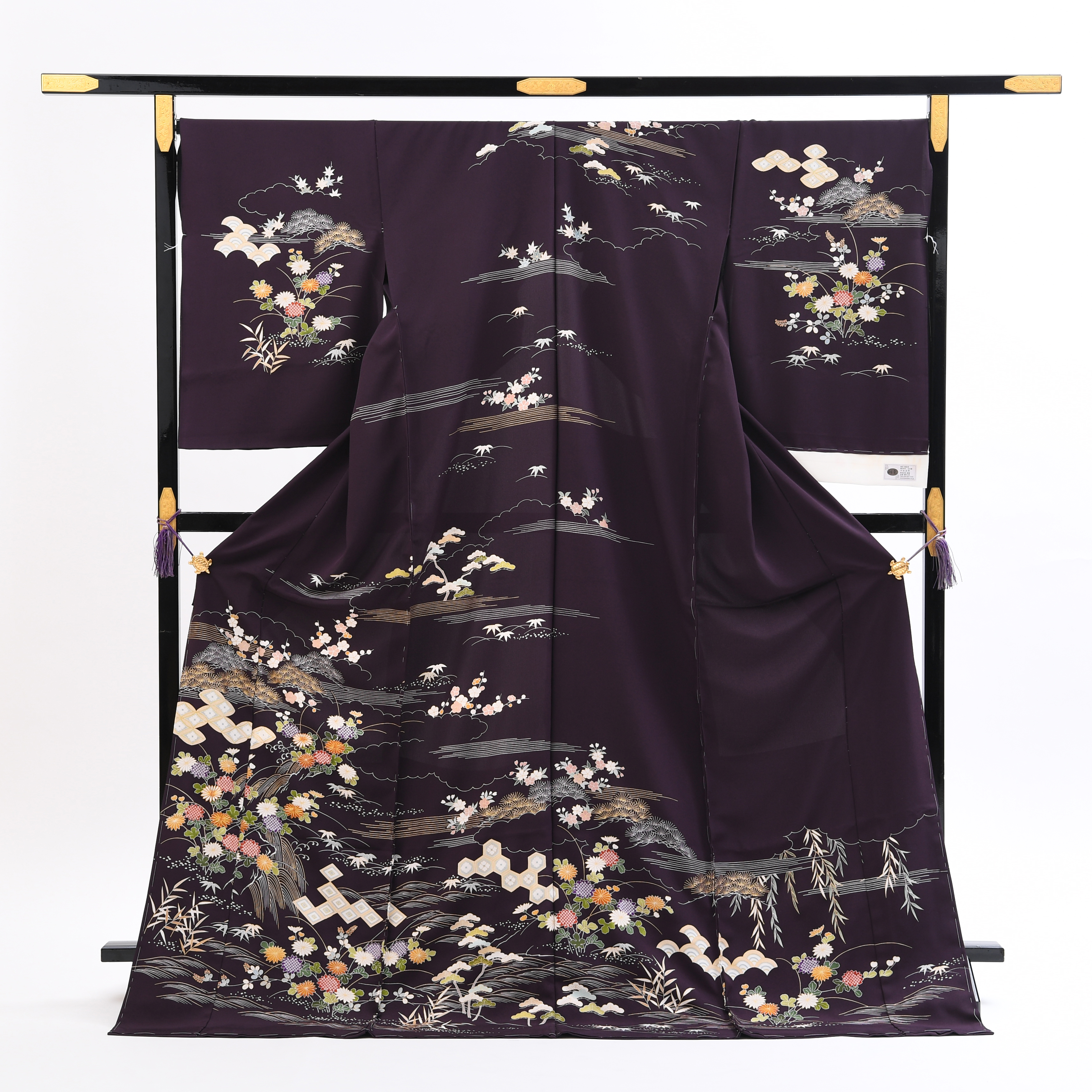 【濃い色の高級訪問着レンタル】京友禅の菱健謹製「古代紫色の草花文様」品番：h－４５１