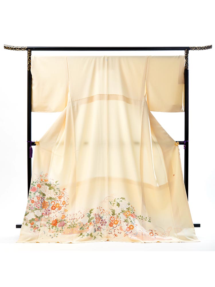 【高級色留袖レンタル】I-151 淡いクリーム　草花 XOサイズ 草花