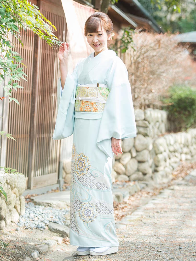 豪華な色留袖 紫