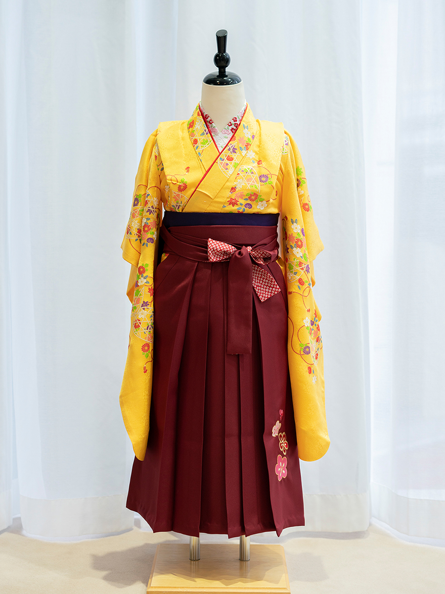 【卒園式向けの高級正絹着物と袴レンタル】黄色ベースの着物。品番：7-103-hakama