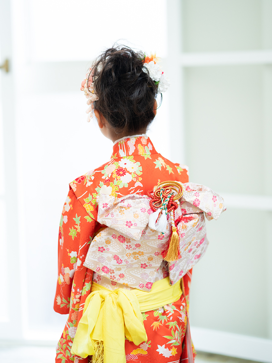 7歳女の子の高級着物レンタル オレンジ色 の可愛い七五三の着物 正絹 シルク 品番 ７ １０７ Kimono Pro キモノプロ 京都のきものレンタル 全国宅配 ご来店ご下見も大歓迎