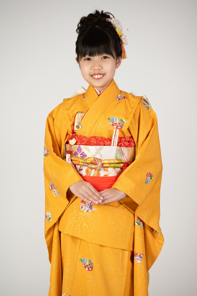 7歳女の子の高級着物レンタル】七五三の着物・正絹（シルク） オレンジ 