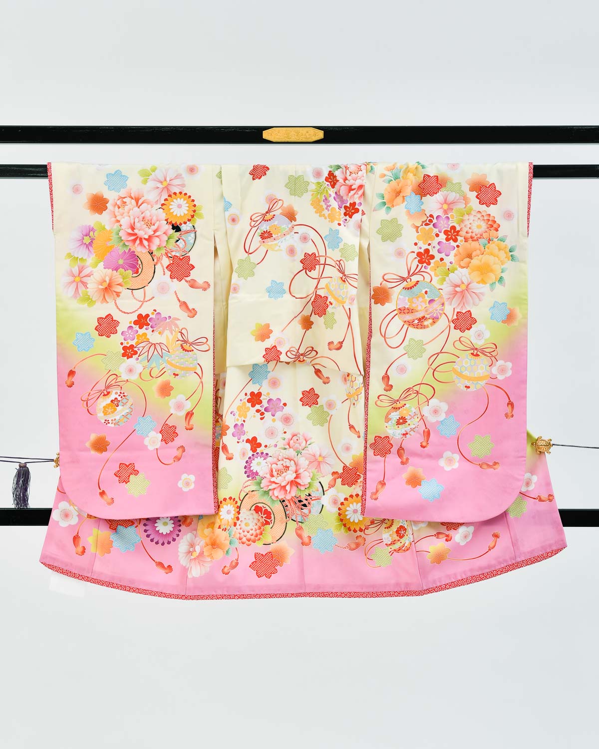 【七五三の7歳着物レンタル】クリームとピンク系の可愛らしい着物　品番：7-205_kimono