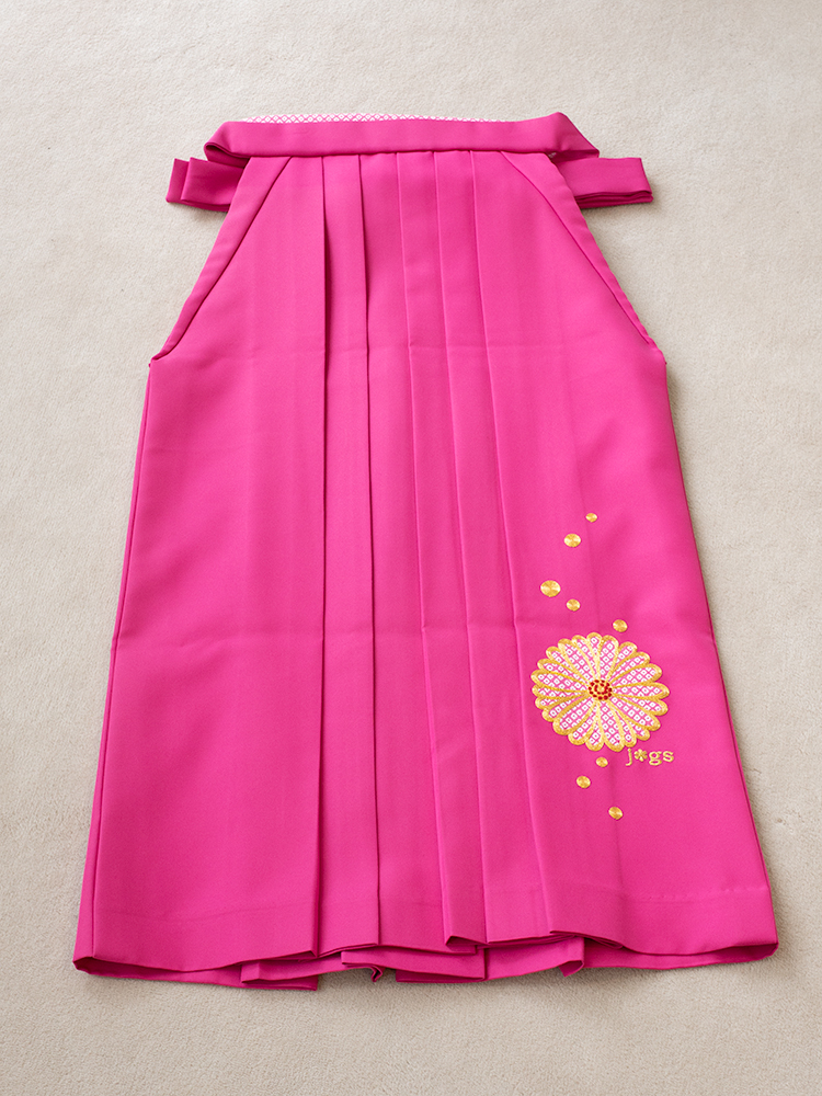 小学生用の袴レンタル・刺繍ありのピンク色・145cm-153cm向け