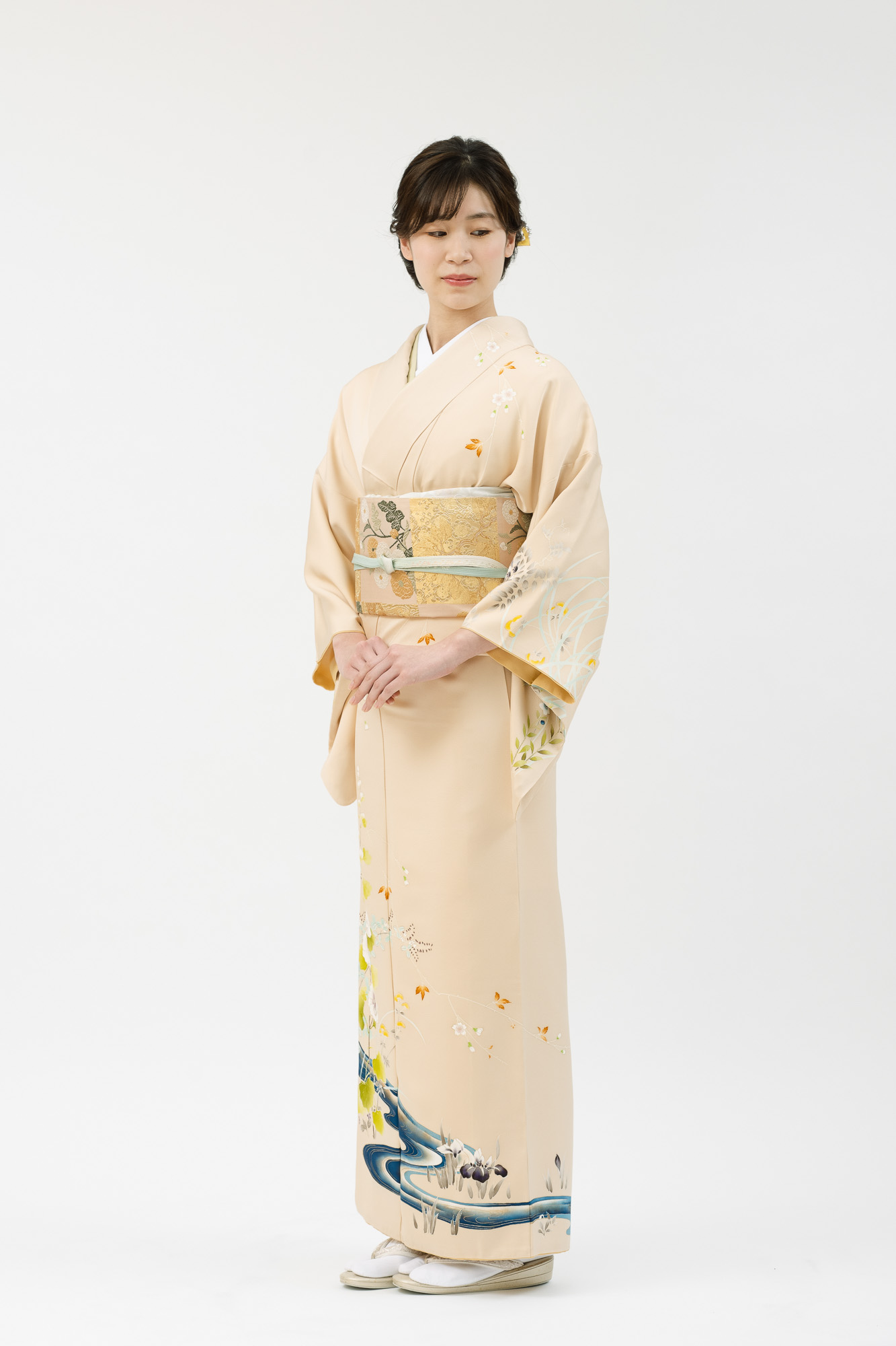 【最高級訪問着レンタル】「成謙」謹製　付下げ訪問着　四季の花・流水（琳派）　濃いめのベージュ系 MSサイズ 　品番：h-457