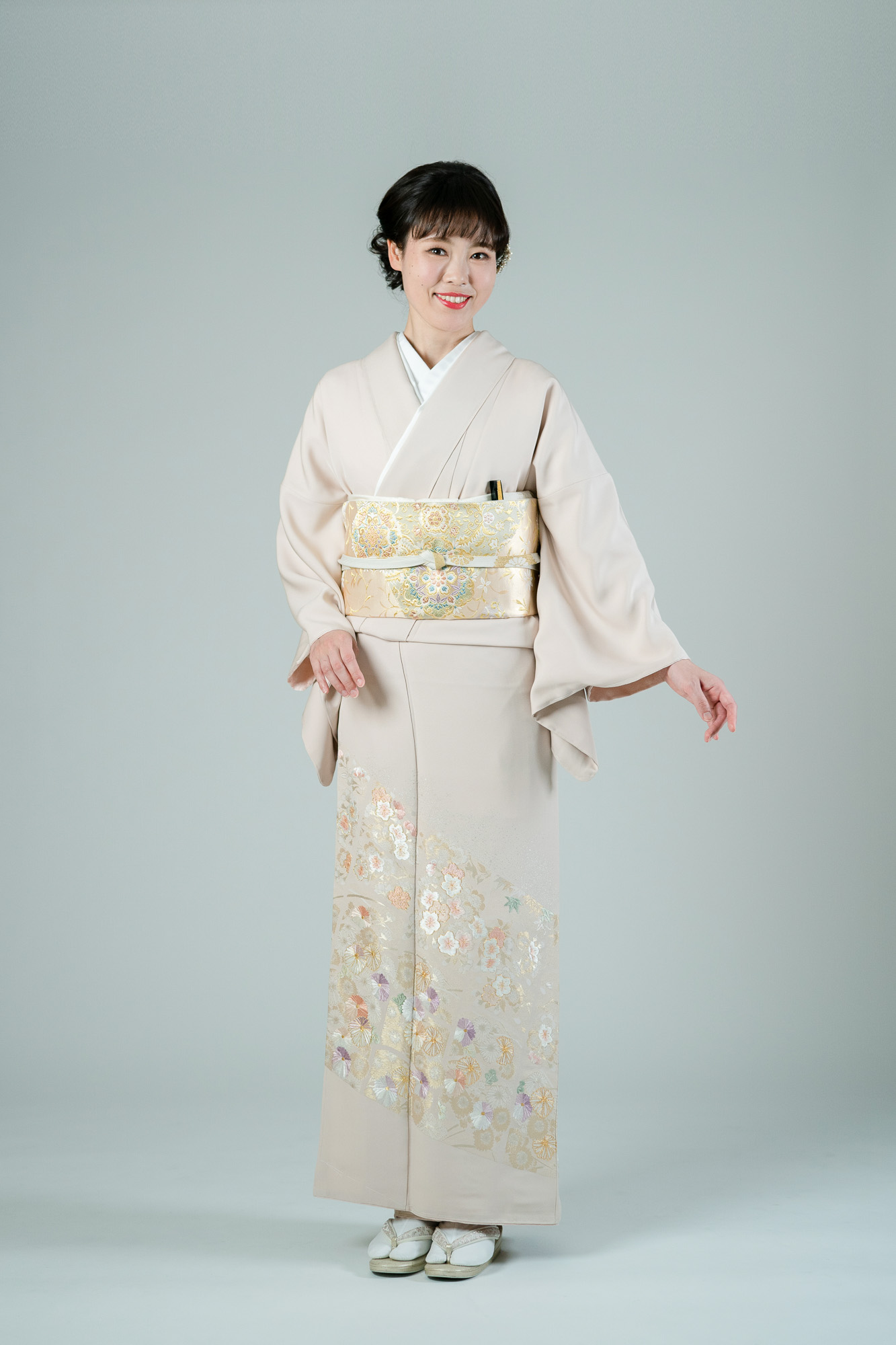 総刺繍の色留袖　品番i-641