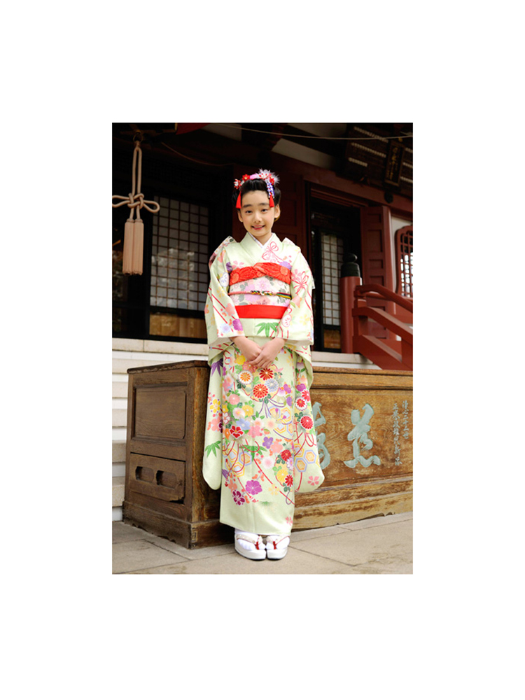 正絹の十三参り着物レンタル。女の子用。淡い黄緑色