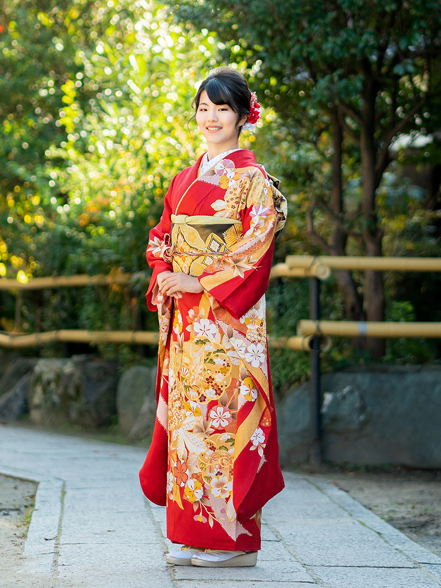 振袖 着物 袷 地紋 金駒刺繍 赤色地 赤 四季の花 マリ 宝尽くし 京都