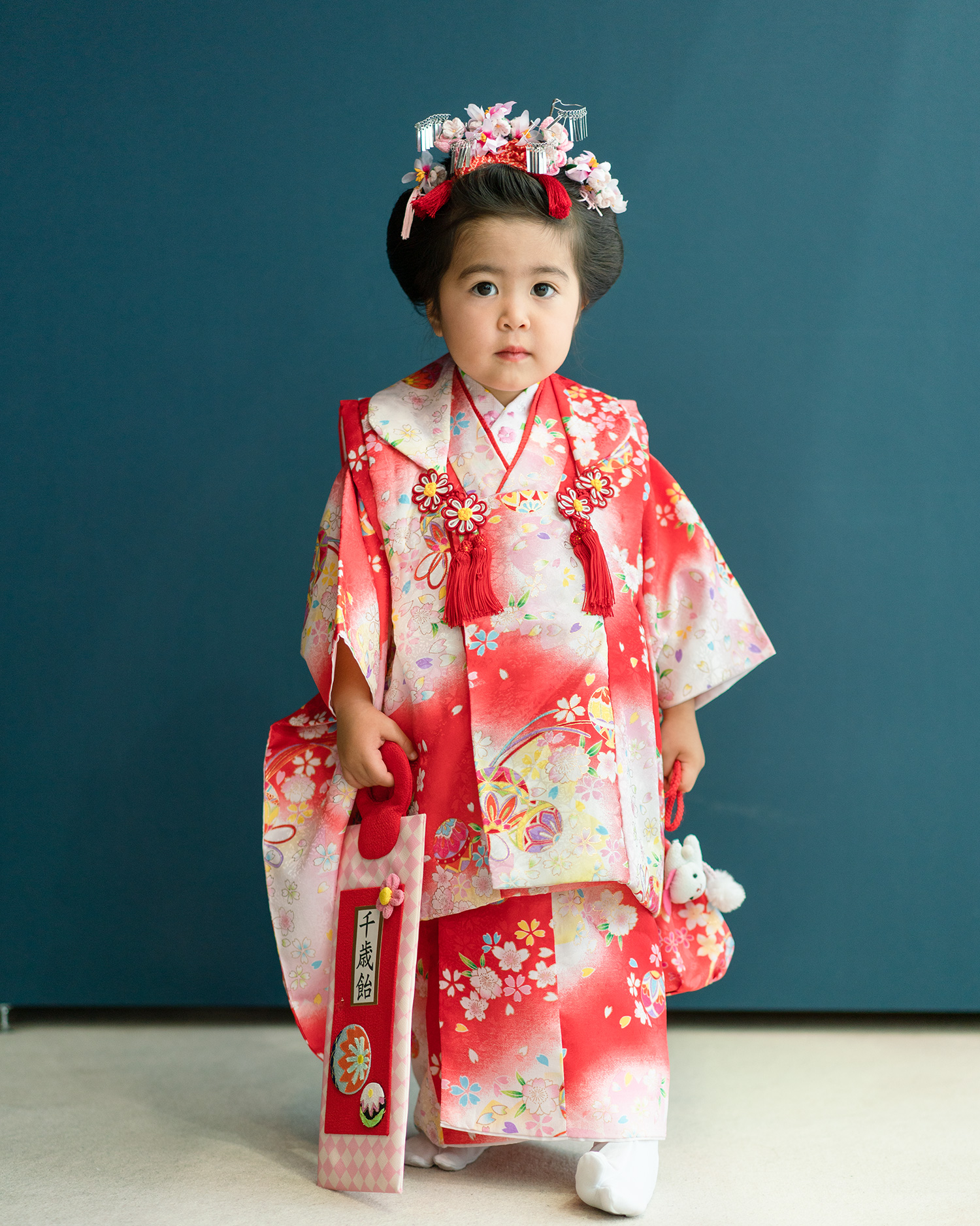 【七五三の着物レンタル】 ３歳の女の子用被布セット　赤と白・ピンクのぼかし　品番：KD-24