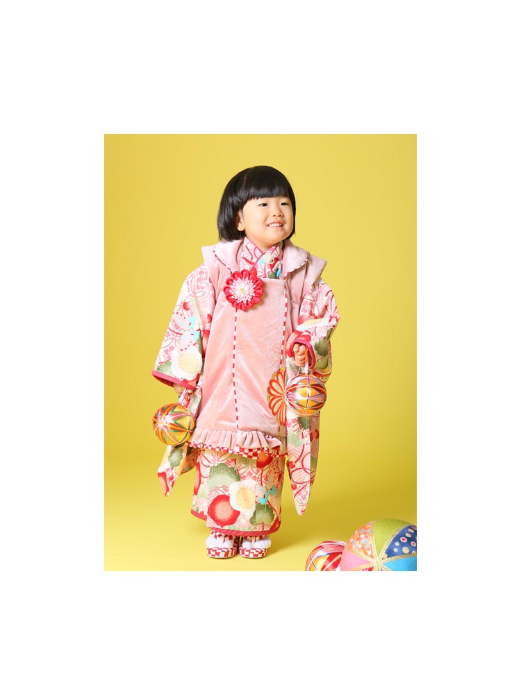 三歳の女の子。被布きものセットレンタル。