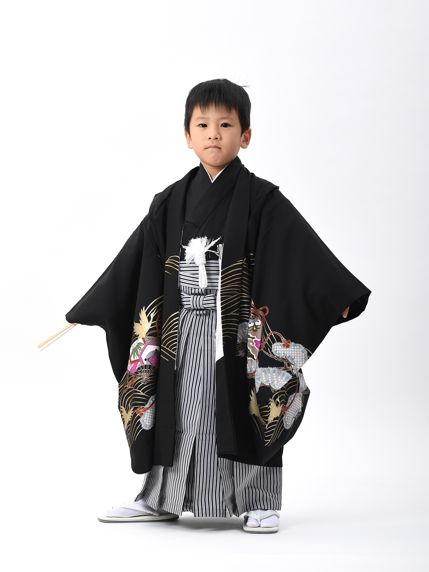 【5歳・七五三の男子着物と袴レンタル】黒地に鷹と松など・品番：KD-59