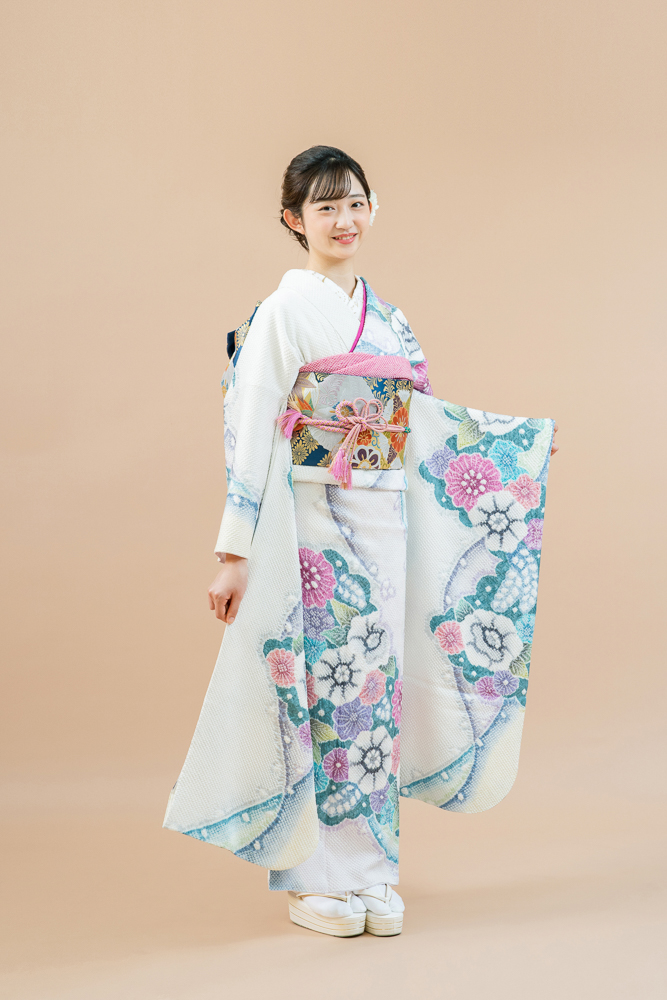 【最高級の総絞り振袖レンタル】 藤娘きぬたや謹製の総絞り MLサイズ 白・グリーン ・品番ＳＫ-53