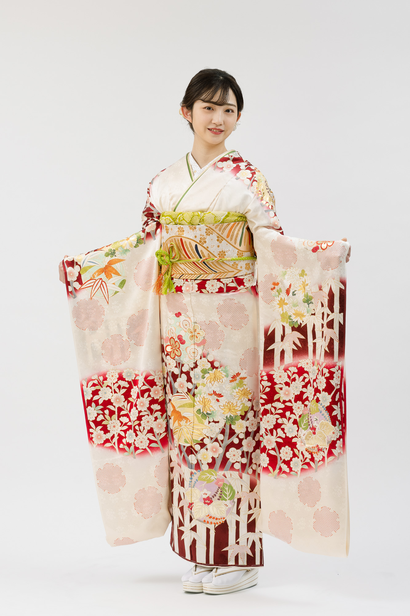 【逸品の振袖オーダーレンタル】　白　赤ピンク系　梅　笹　雪輪　品番：sk-57