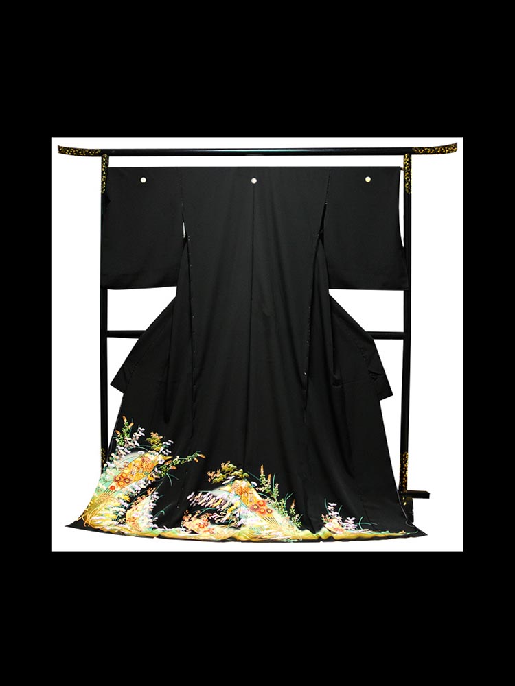 【ふくよかサイズの高級黒留袖レンタル】t-218 幅広の大きいサイズ・扇子と草花 MOサイズ