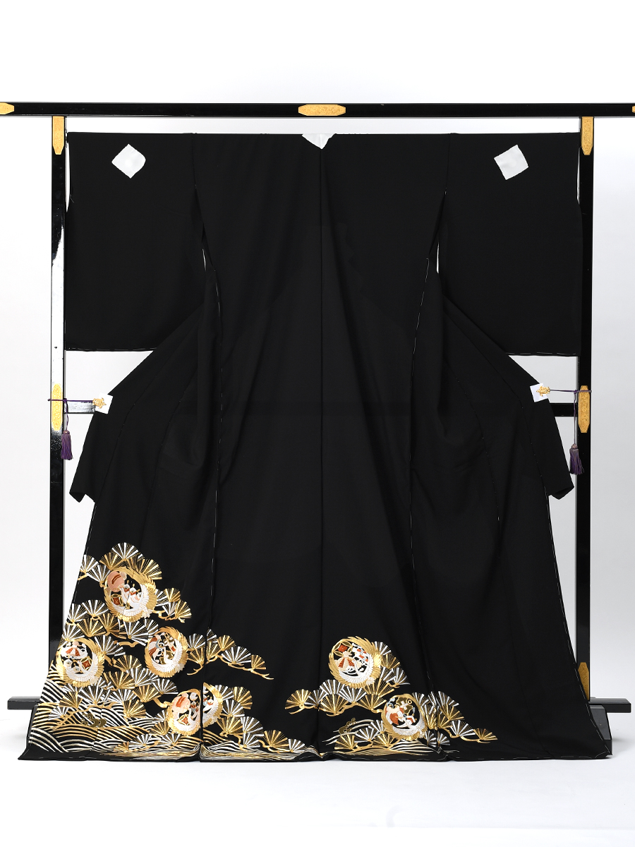 【最高級総刺繍の黒留袖レンタル】松葉に鶴と宝尽くし・MLサイズ（160cm中心）品番t-663 