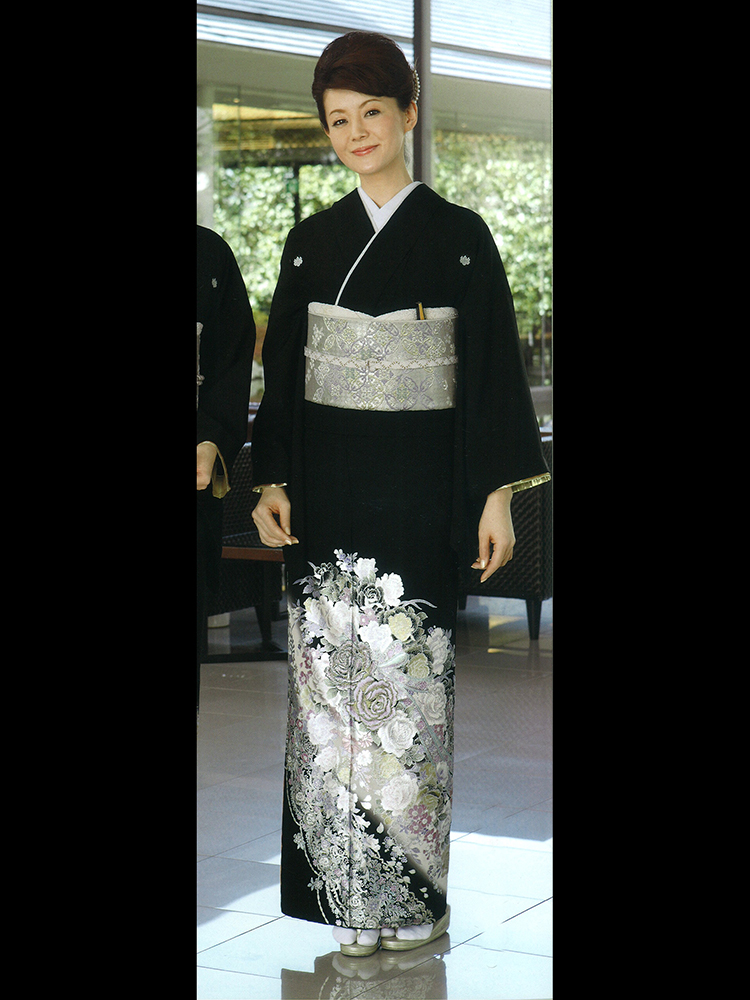 【高級黒留袖レンタル】yumi-katsura-7 桂由美ブランドの黒留袖「花の響き」Lサイズ 