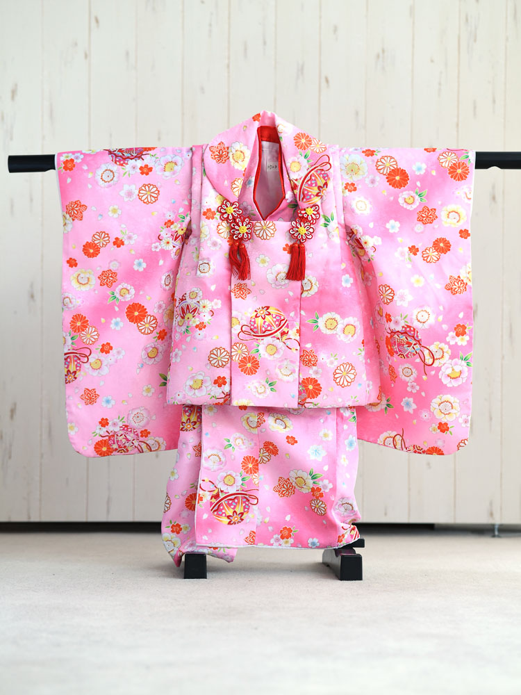 【七五三の着物レンタル】 ３歳の女の子用被布セット　ピンク　花柄 　品番：KD-28