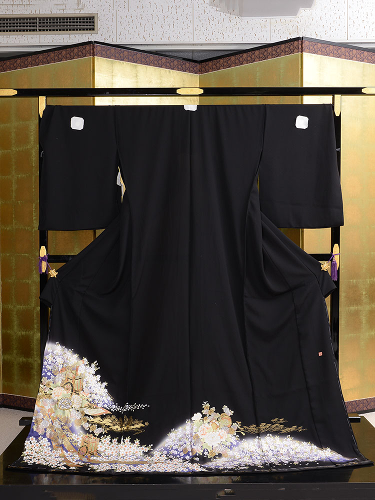 【大きいサイズの高級黒留袖レンタル】t-457 身長170ｃｍ対応の幅広黒留袖 LLOOサイズ 桜・菊・牡丹・御所車