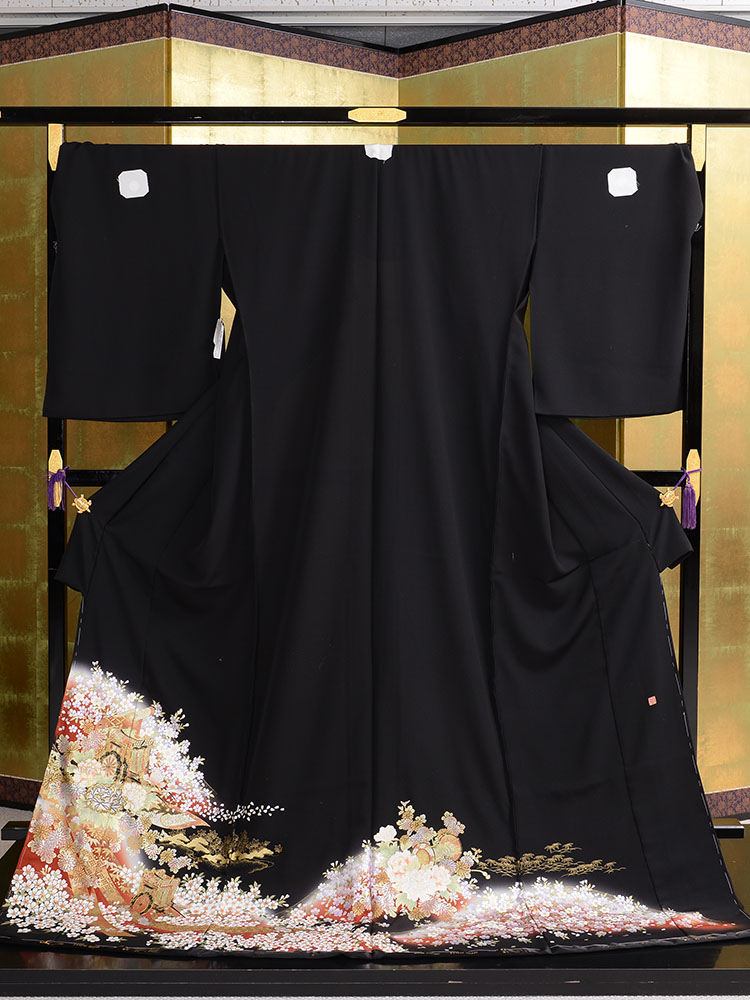 【大きいサイズ・高級黒留袖レンタル】t-460 桜と御所車の幅広黒留袖 LOOサイズ （ヒップ120cmまで）