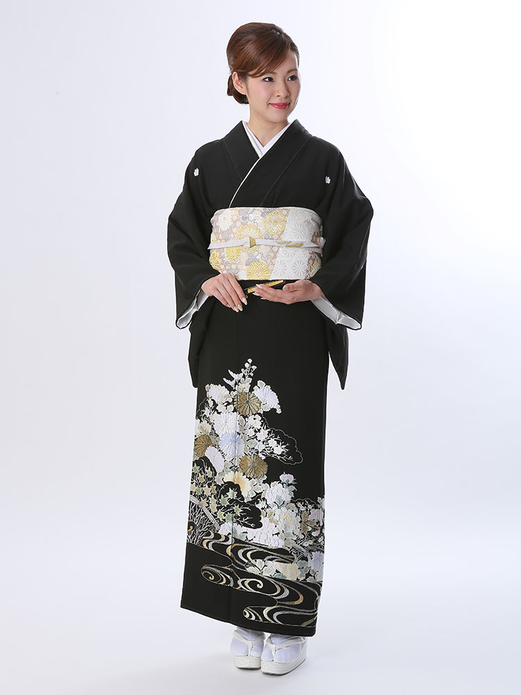 【高級黒留袖レンタル】t-610 山口美術織物謹製・花々の総刺繍 Mサイズ 四季の花・総刺繍