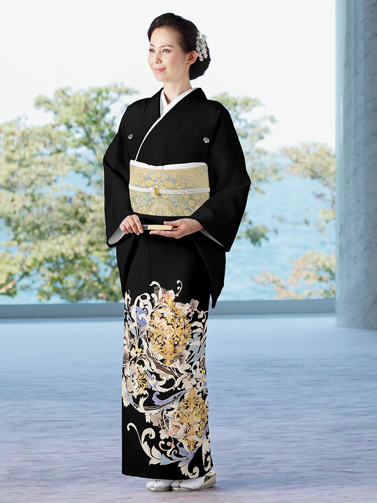 【高級黒留袖レンタル】t-654 最高級京友禅黒留袖・ビジュー宝相華文・青色が印象的 MLサイズ ビジュー宝相華文