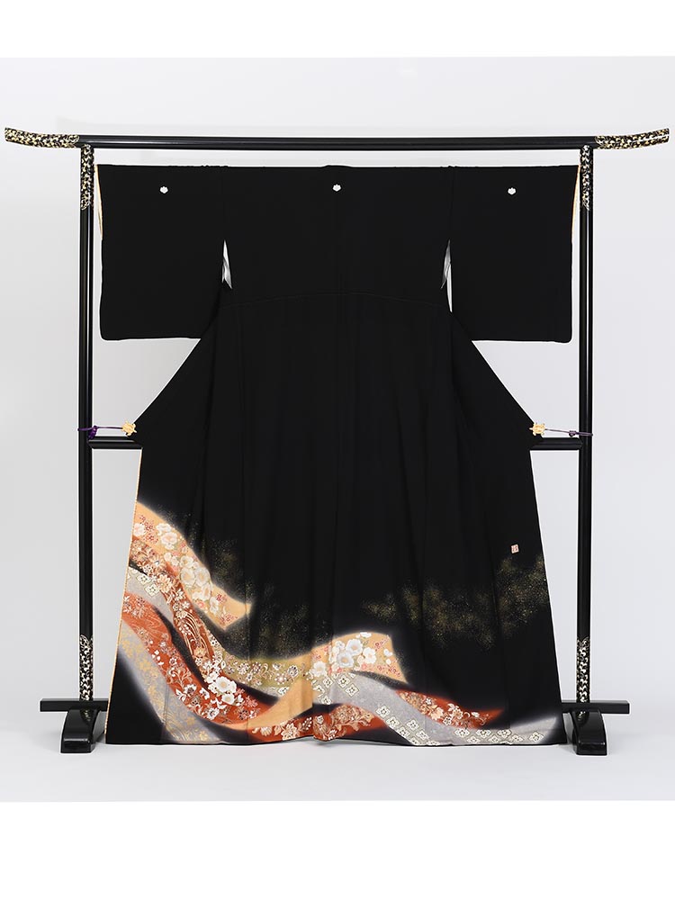 【高級黒留袖レンタル】yumi-katsura-1 桂由美ブランドの黒留袖「古典の風」 MLサイズ 熨斗・花々